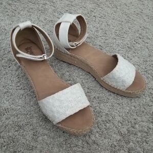 Jessica Cline White Espadrille Sandals Size 12M